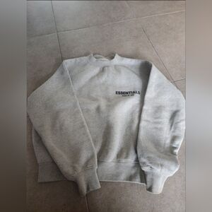 Essentials KiD’s Crewneck Sweatshirt - Light Heather Gray